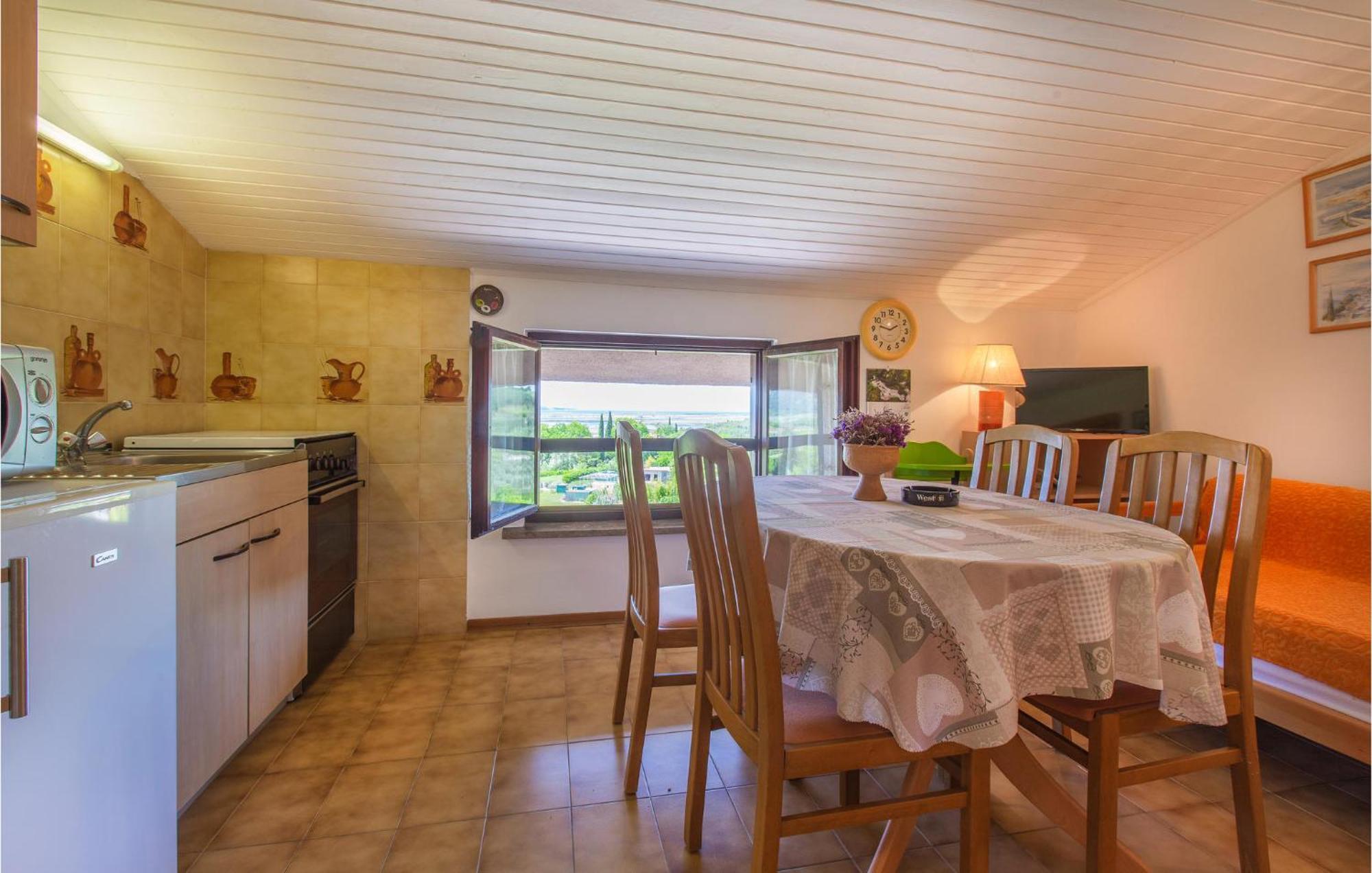 Amazing Apartment In Secovlje With Kitchen Ngoại thất bức ảnh